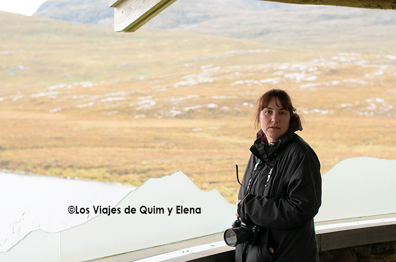 Elena en el centro de interpretación Knockan Crag