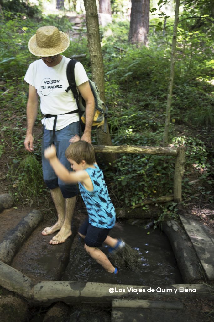 Caminar descalzos en el sendero de los sentidos