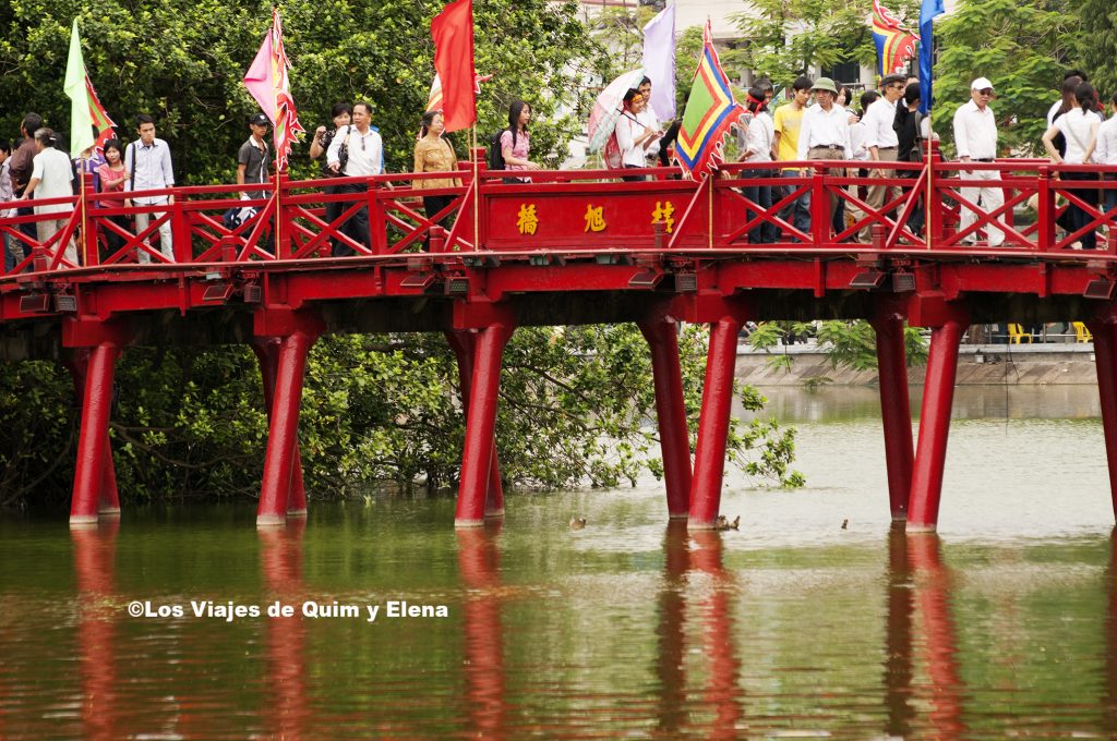 Lago Hoam Kiem en el centro de Hanói