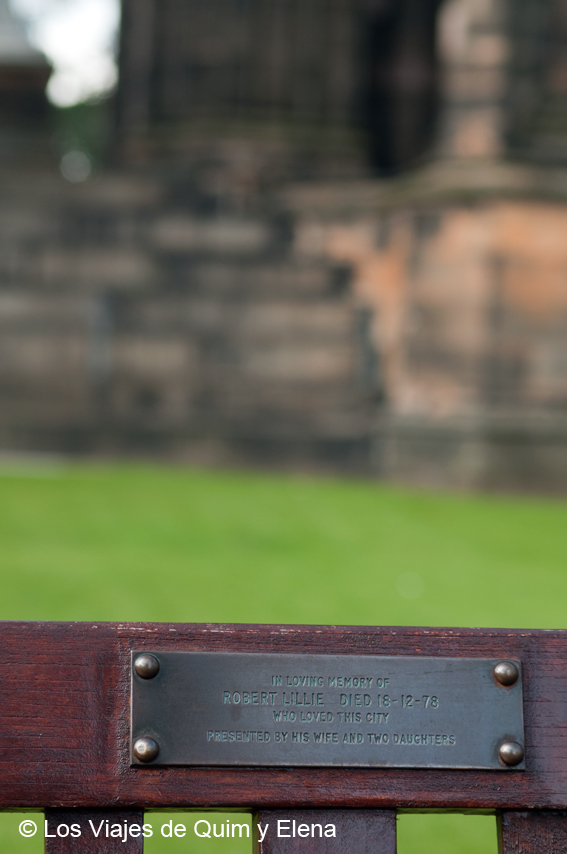 Banco en un parque de Edimburgo