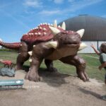Álex y Éric en el Museo de los Dinosaurios