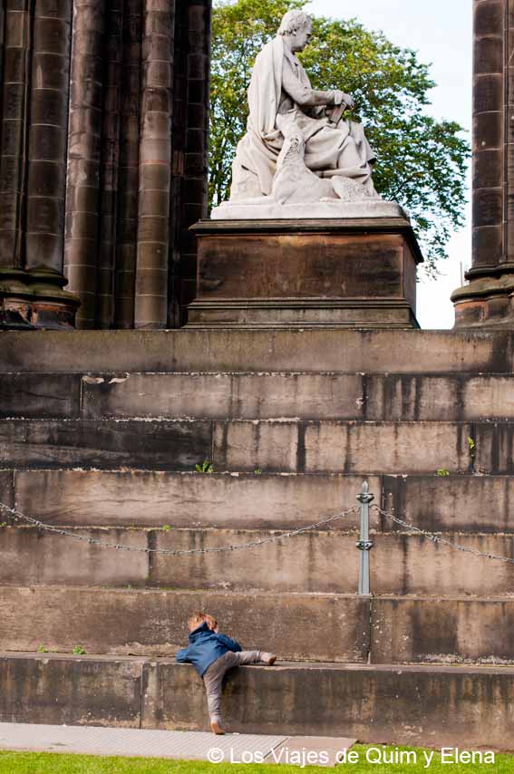 Monumento a Scott, ruta en coche por Escocia