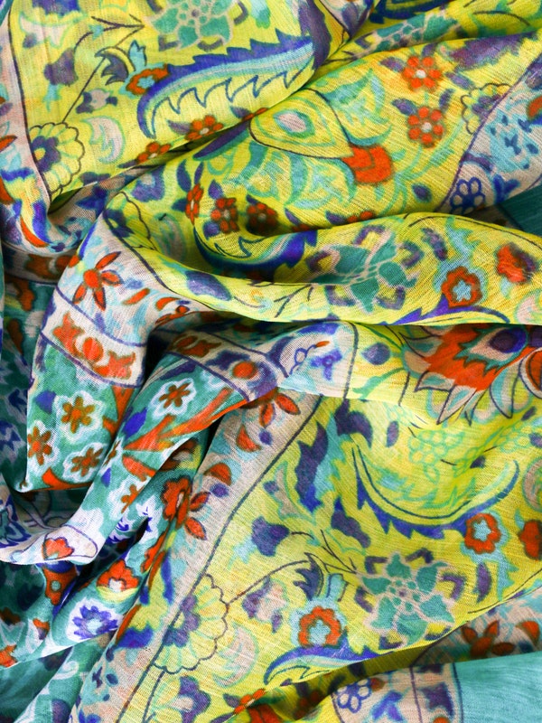 Tela tintada con técnica Batik