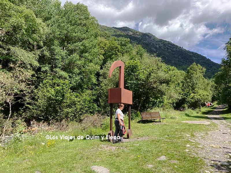 Elena en la Ruta del Ferro
