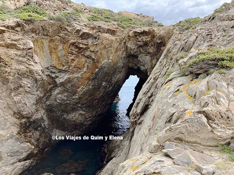 Cova de L'Infern en el Cap de Creus