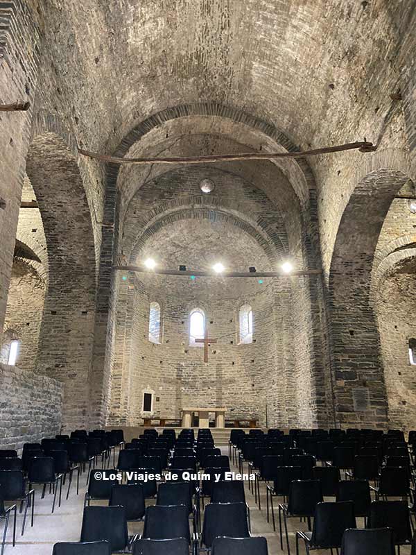 Interior de la iglesia de Sant Pere