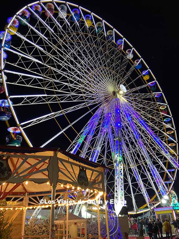 La gran noria de le Barcarès en le Village de Noël