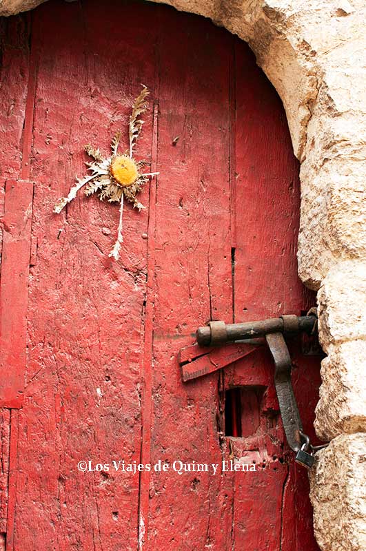 Un puerta del pueblo francés