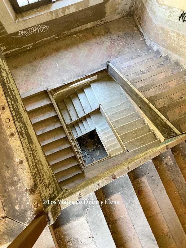 Escaleras dentro de la Torre