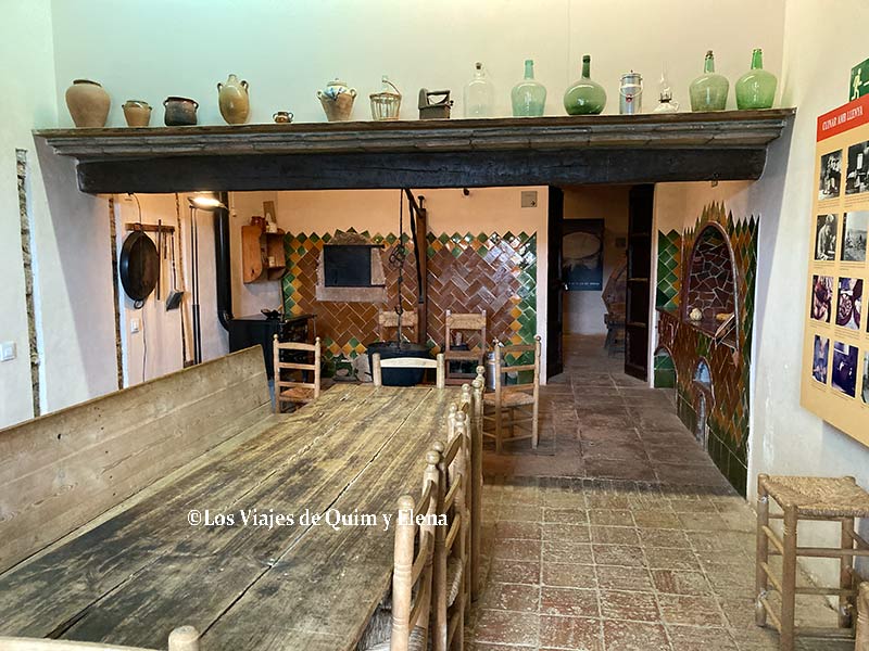 Interior de la cocina de la Masía Can Coll