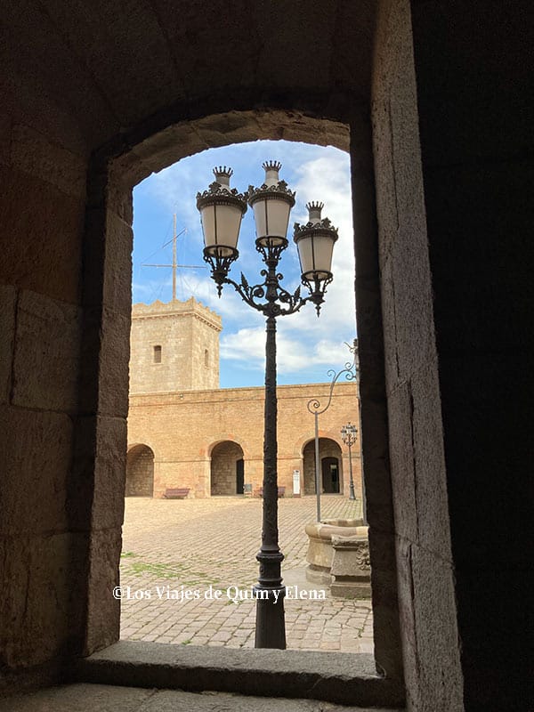 Patio de armas del Castillo de Montjuic