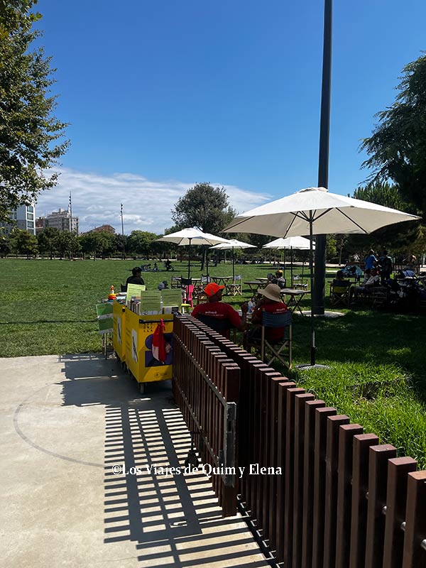 Servicio de juegos y cuentos en la Gran Clariana de Glòries