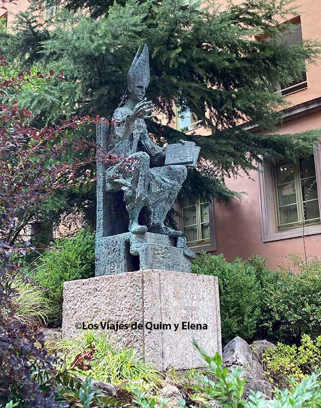 Escultura del Abat Oliba