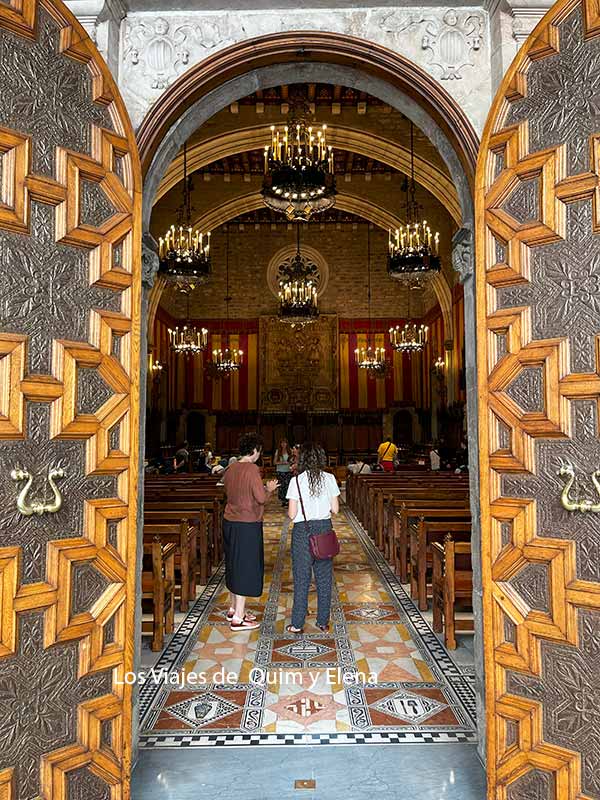 Puerta de entrada al Saló de Cent