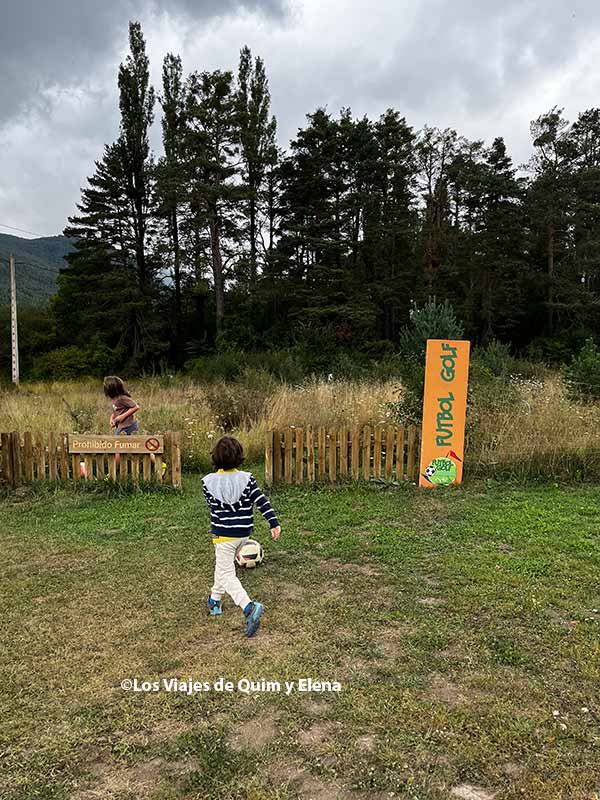 Empezamos a jugar en el Fútbol Golf de Villanúa