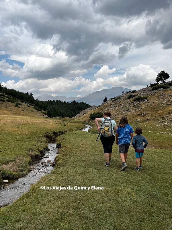 Camino al Ibón de Piedrafita