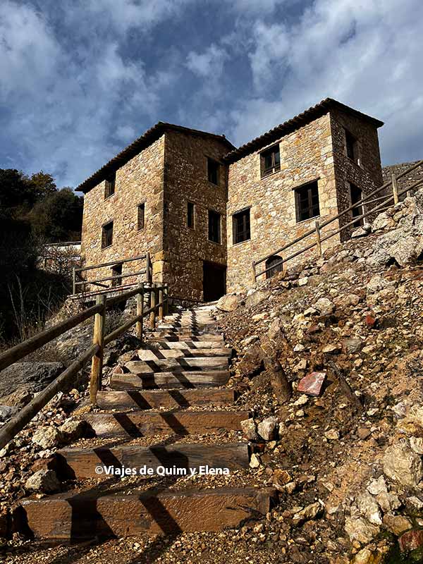 Escaleras hacia la Casa Nova