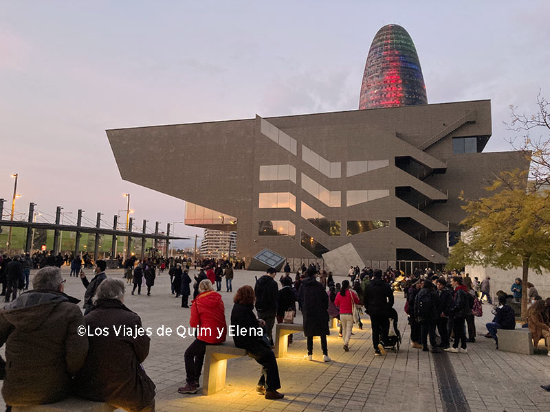 Exterior del Museo del Diseny de Barcelona Dhub